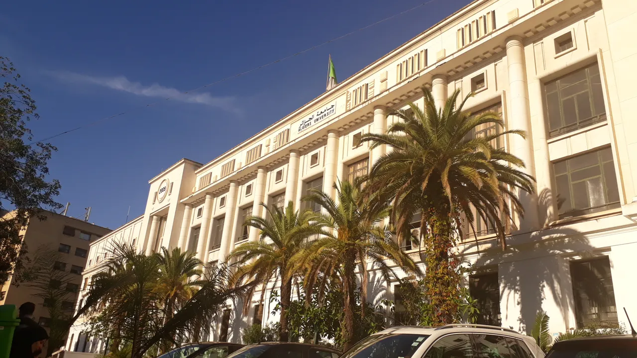 Bâtiment principal de l'université d'Alger