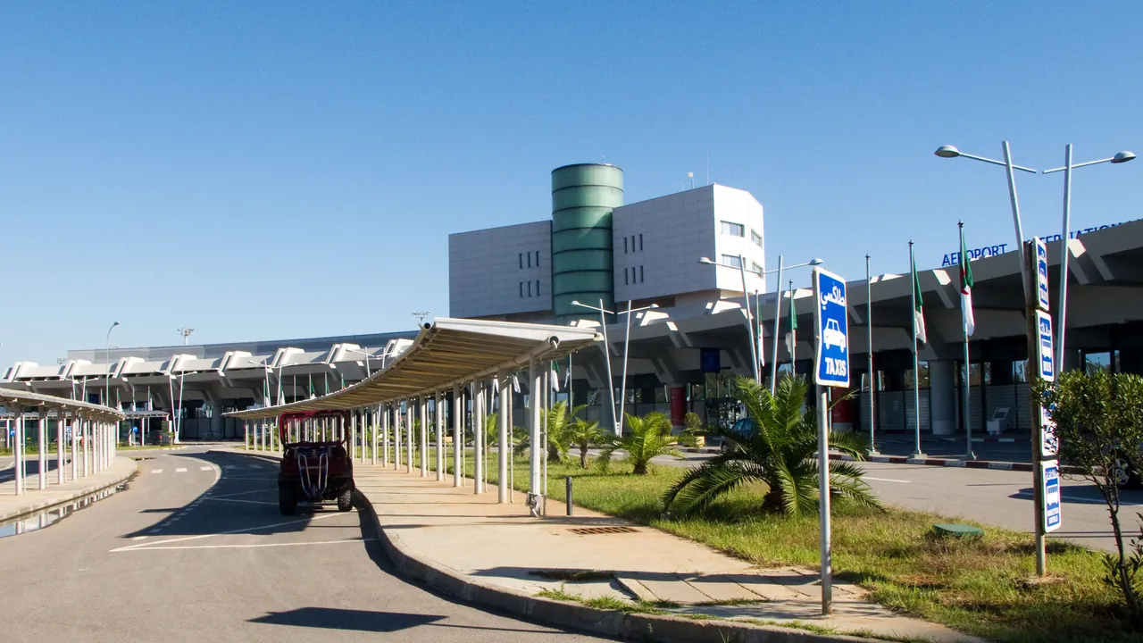 Nouvelle aérogare de l'aéroport d'Alger Houari Boumediene